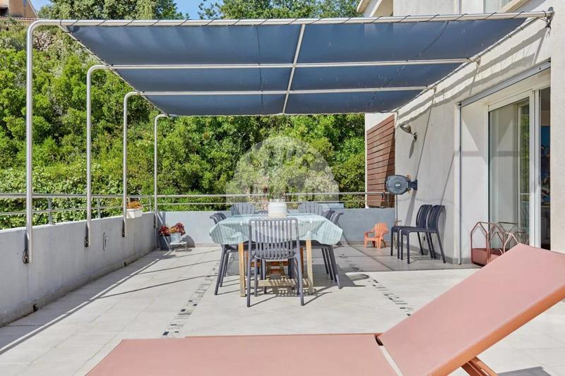 Villa - 350 m² - 6 pièces