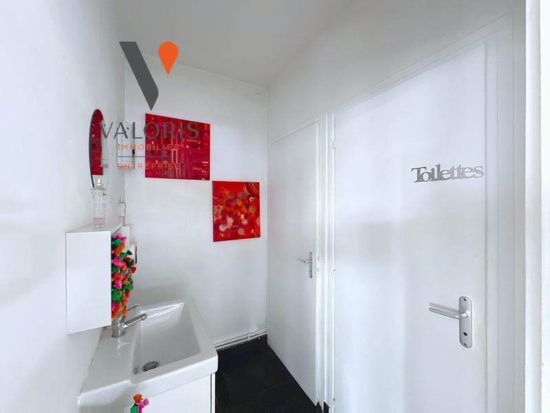 Local commercial - 90 m² - 3 pièces