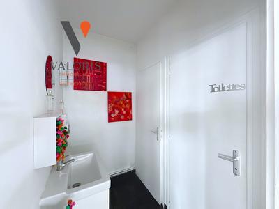 Local commercial - 90 m² - 3 pièces