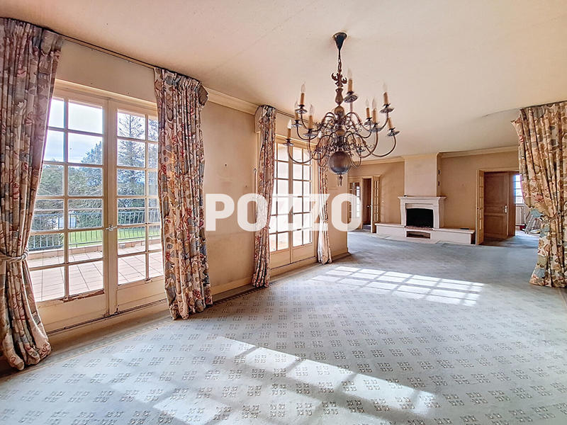 Maison - 180 m² - 8 pièces