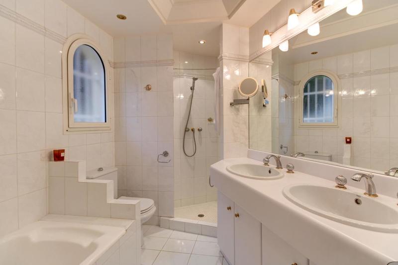 Appartement - 154 m² - 5 pièces