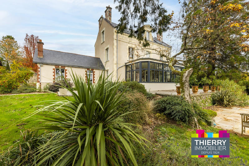 Demeure - 268 m² - 10 pièces