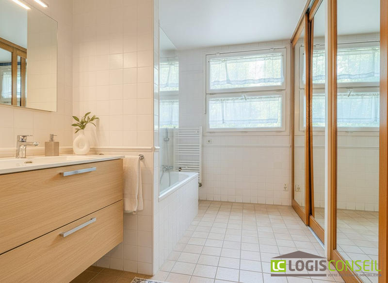 Appartement - 101 m² - 5 pièces