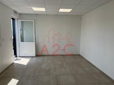 Local d'activité / Entrepôt - 378 m²