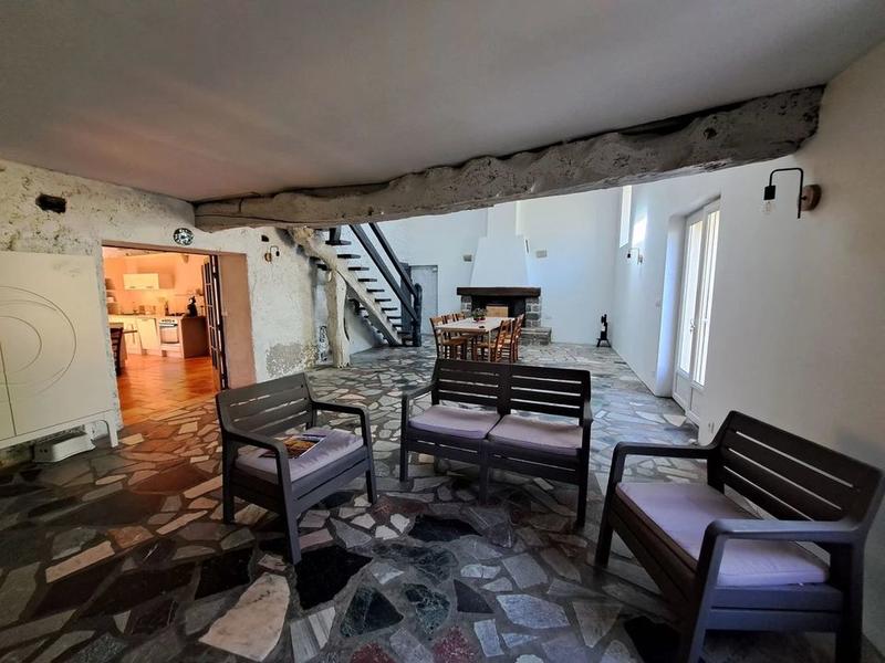 Maison en pierre - 161 m² - 6 pièces