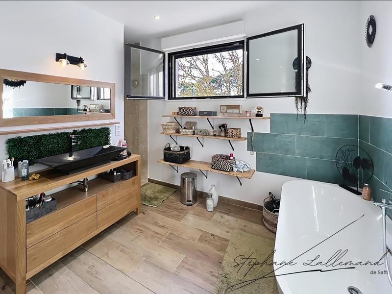 Maison - 190 m² - 5 pièces