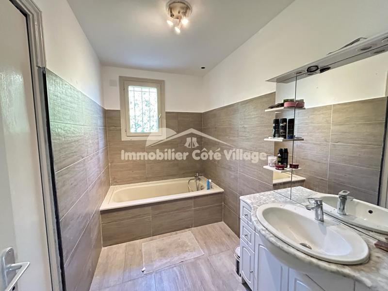 Villa - 90 m² - 4 pièces