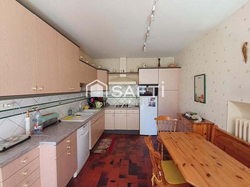 Maison - 213 m² - 8 pièces