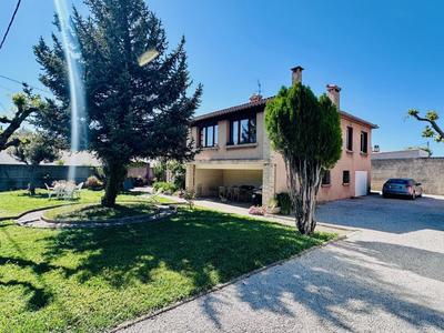 Propriété - 195 m² - 8 pièces