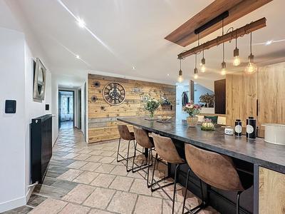 Maison - 210 m² - 5 pièces