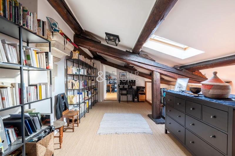 Appartement - 196 m² - 6 pièces