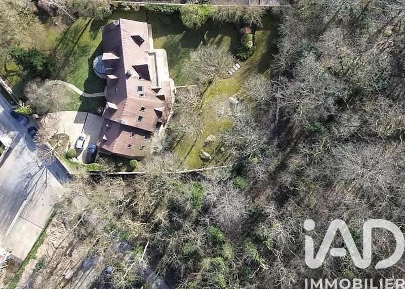 Maison - 253 m² - 8 pièces