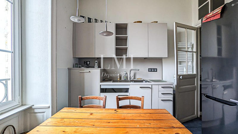 Appartement - 219 m² - 7 pièces