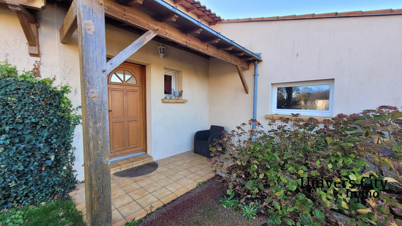 Maison traditionnelle - 160 m² - 6 pièces