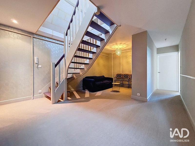 Maison - 244 m² - 6 pièces