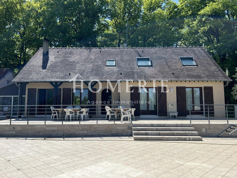 Propriété - 138 m² - 8 pièces