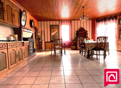 Maison - 196 m² - 8 pièces