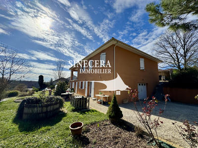 Maison - 200 m² - 10 pièces