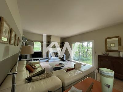 Maison - 217 m² - 7 pièces