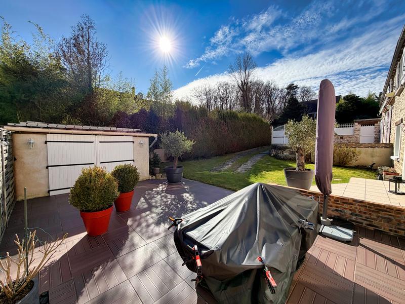 Maison - 240 m² - 10 pièces