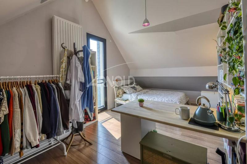 Maison - 327 m² - 15 pièces