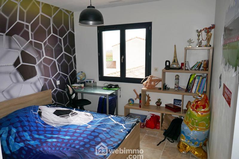 Villa - 90 m² - 4 pièces