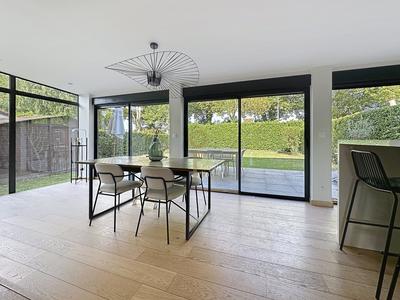 Maison - 121 m² - 5 pièces