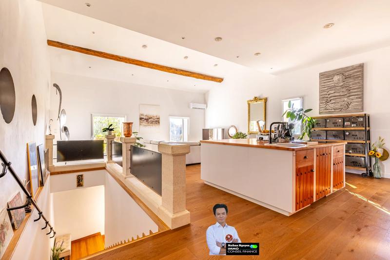 Mas - 303 m² - 9 pièces