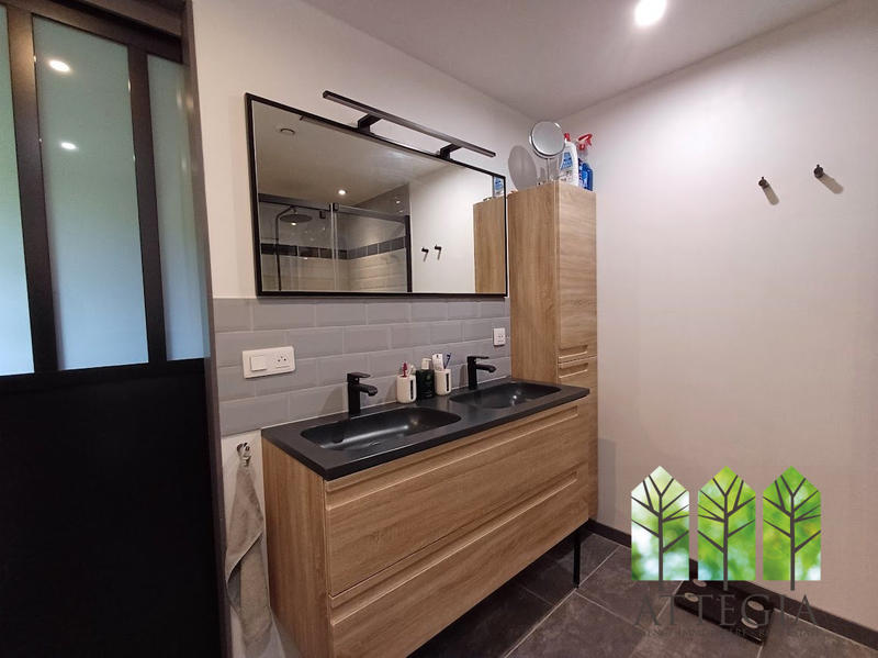 Maison - 180 m² - 5 pièces