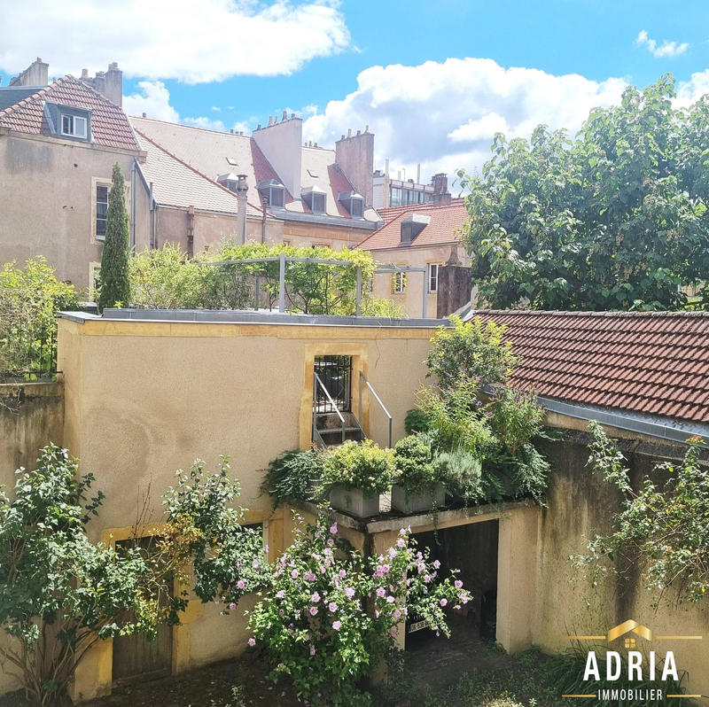 Appartement - 238 m² - 5 pièces