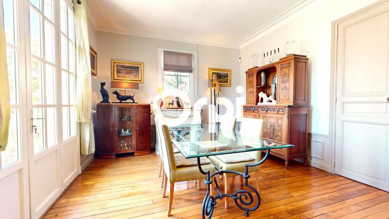 Maison - 175 m² - 9 pièces