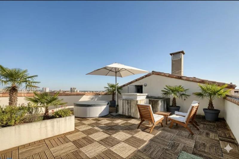 Appartement - 224 m² - 6 pièces