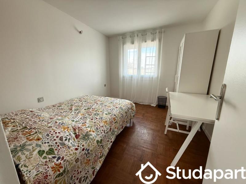 Chambre - 10 m² - 1 pièce