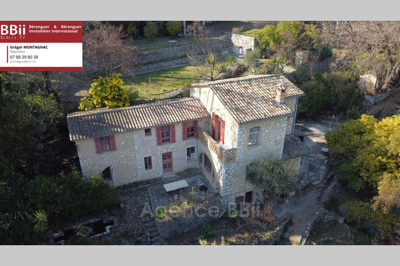 Maison - 220 m² - 10 pièces