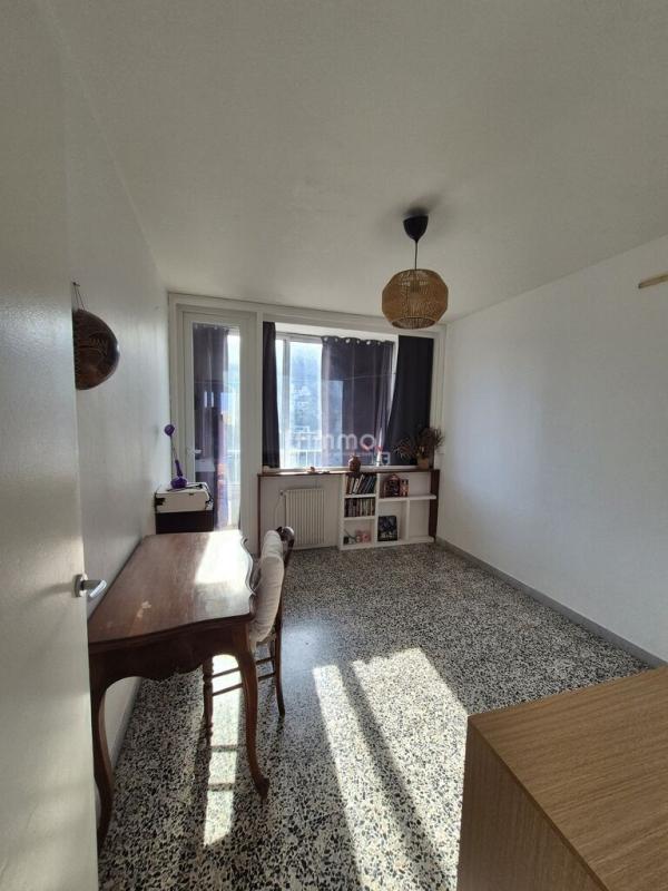 Appartement - 70 m² - 4 pièces