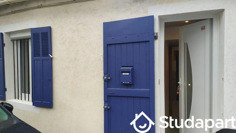 Chambre - 13 m² - 1 pièce