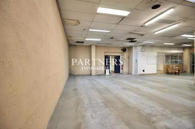 Local commercial - 486 m² - 10 pièces