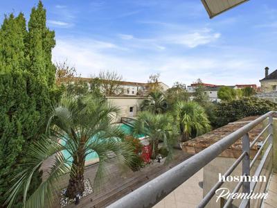 Maison - 220 m² - 6 pièces