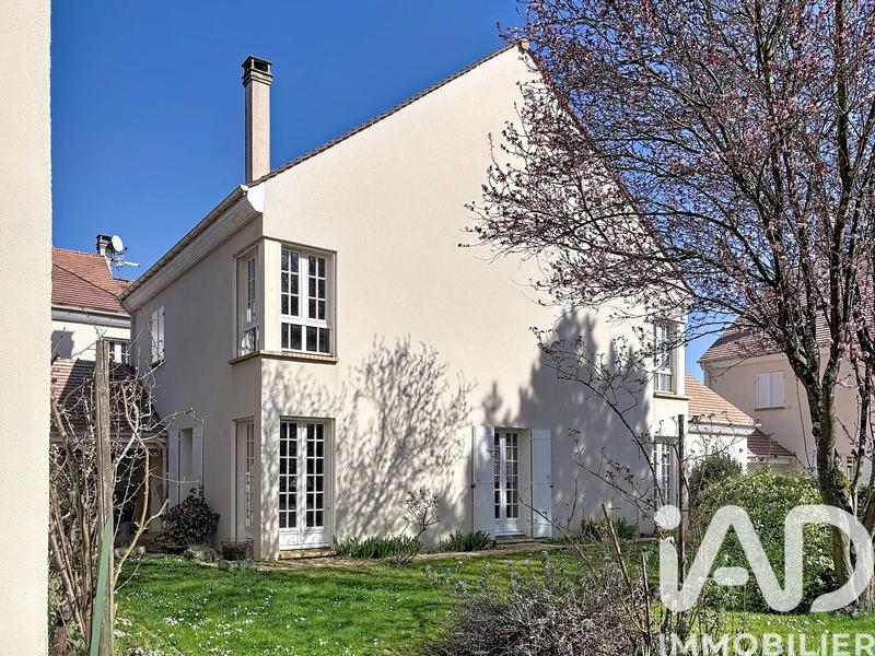 Maison - 170 m² - 8 pièces