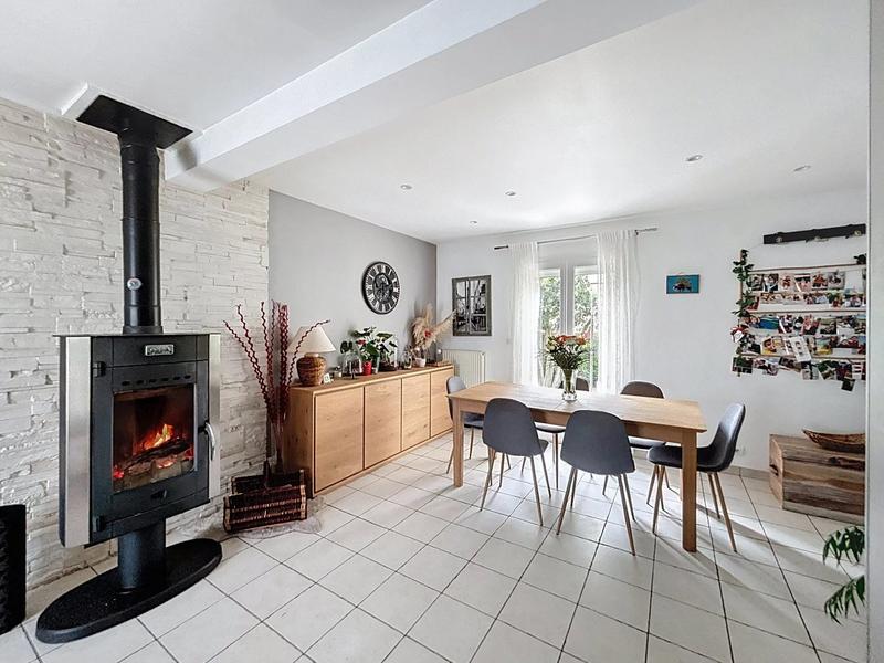 Maison - 101 m² - 6 pièces