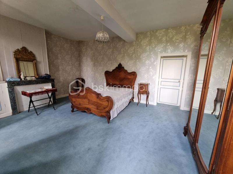 Demeure - 250 m² - 7 pièces