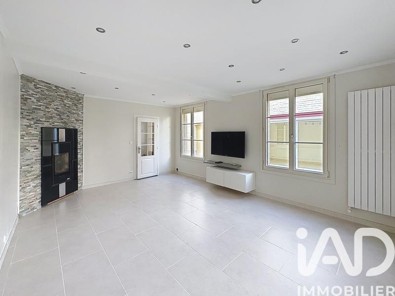 Maison - 147 m² - 9 pièces