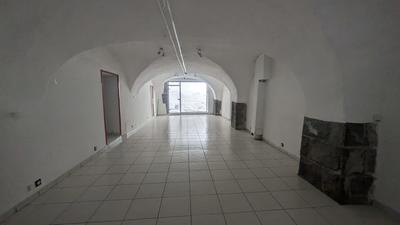 Local commercial - 160 m² - 3 pièces
