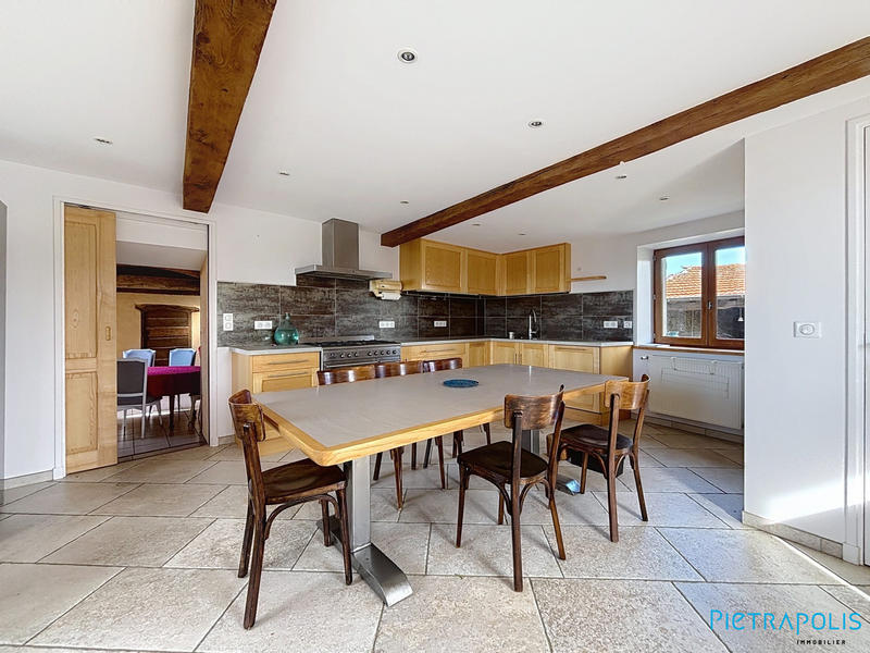 Maison - 198 m² - 8 pièces