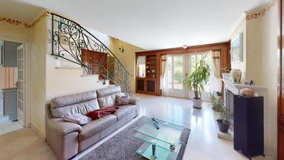 Maison - 166 m² - 7 pièces