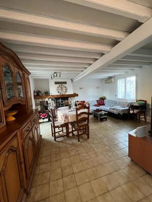 Maison traditionnelle - 85 m² - 4 pièces