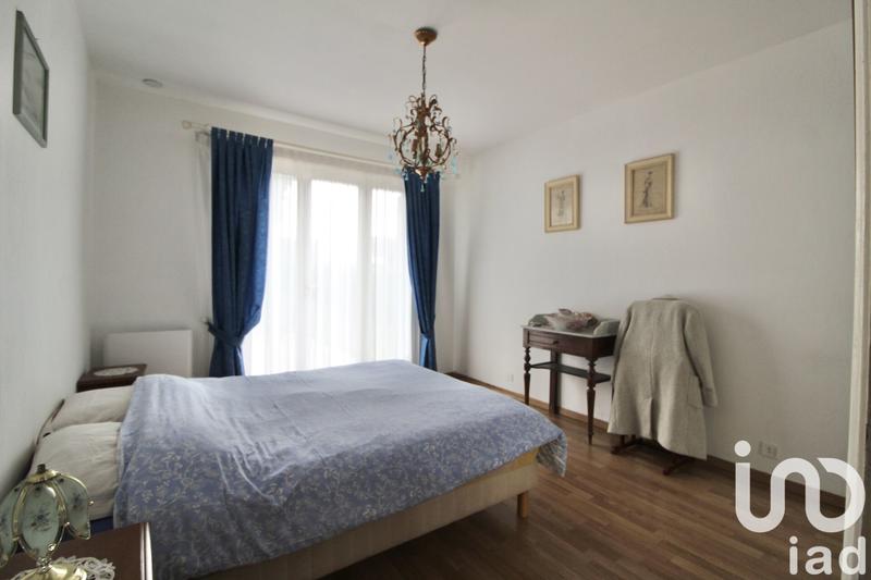 Maison - 210 m² - 8 pièces