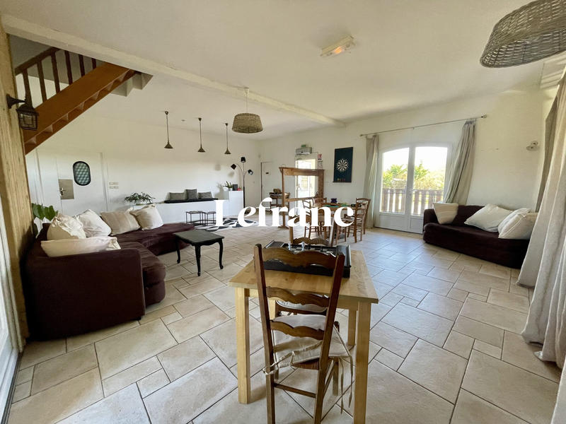 Maison - 300 m² - 10 pièces