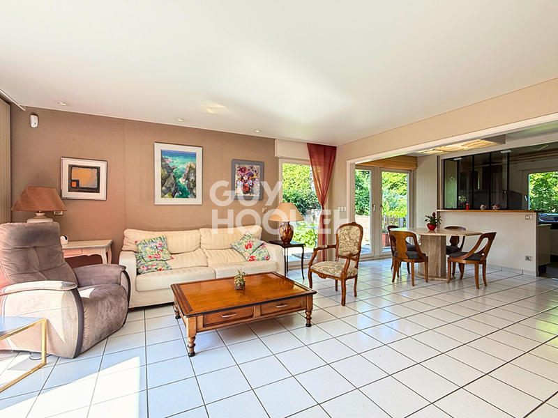 Maison - 163 m² - 6 pièces