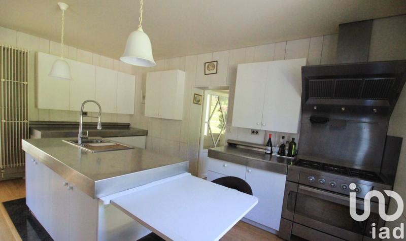 Maison - 290 m² - 9 pièces